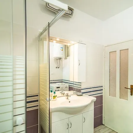 Holiday House Vlahovich * Tinjan