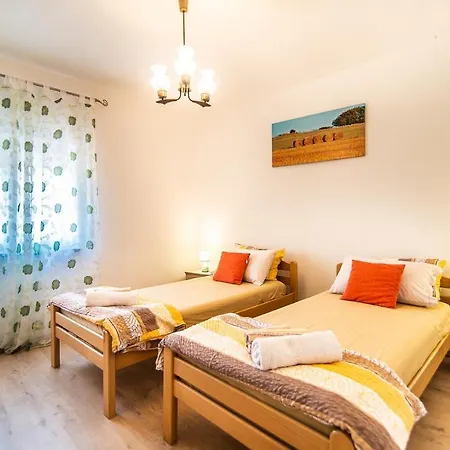 Holiday home Holiday House Vlahovich